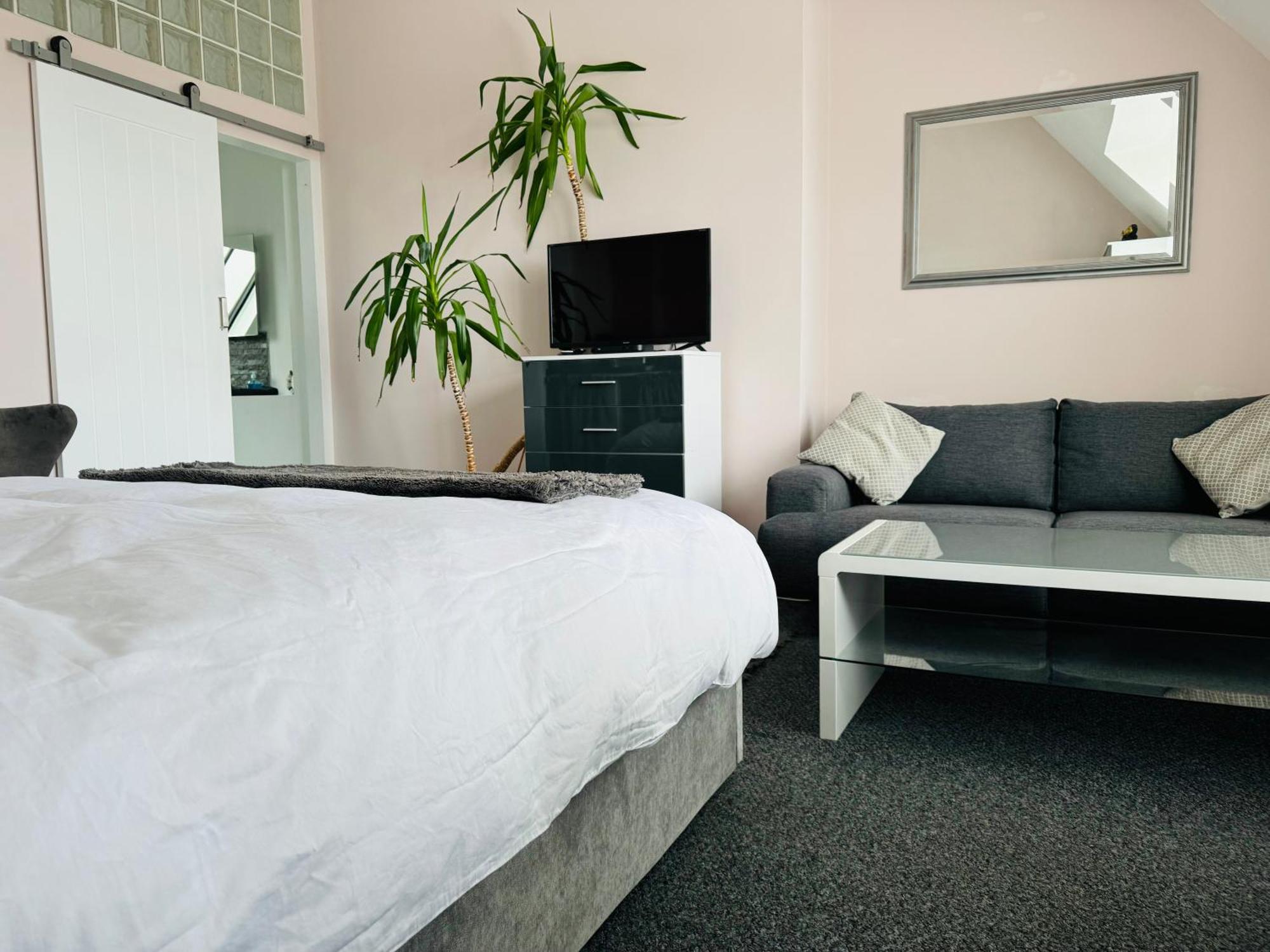 Penthouse Suite, Sea View, Close To Shops, Beach And Train St Leonards-on-Sea Екстер'єр фото