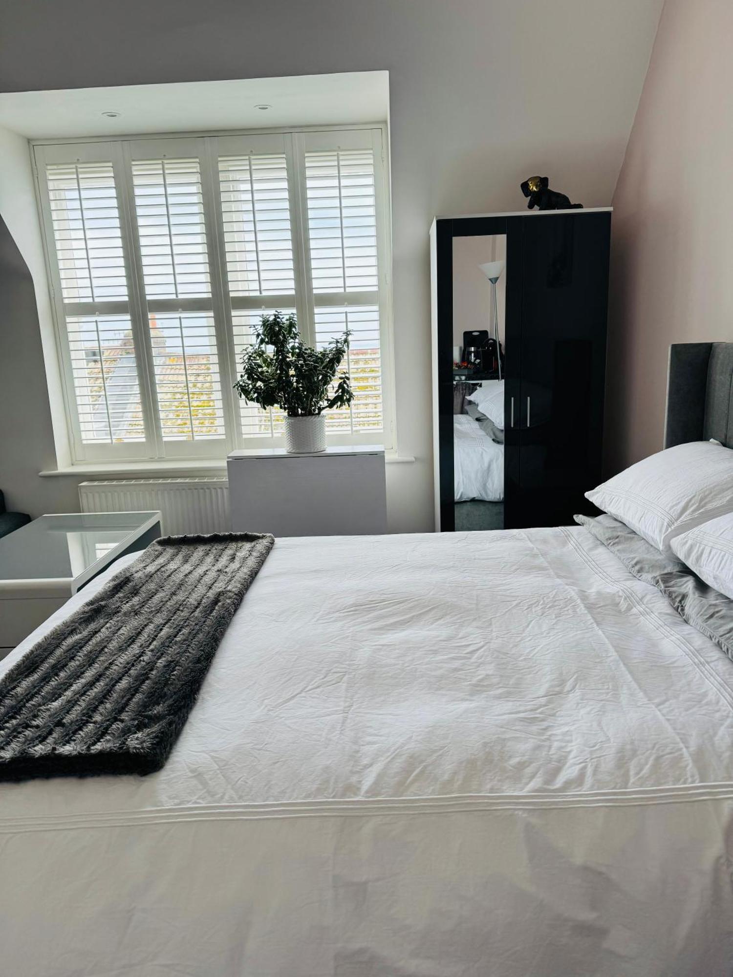 Penthouse Suite, Sea View, Close To Shops, Beach And Train St Leonards-on-Sea Екстер'єр фото