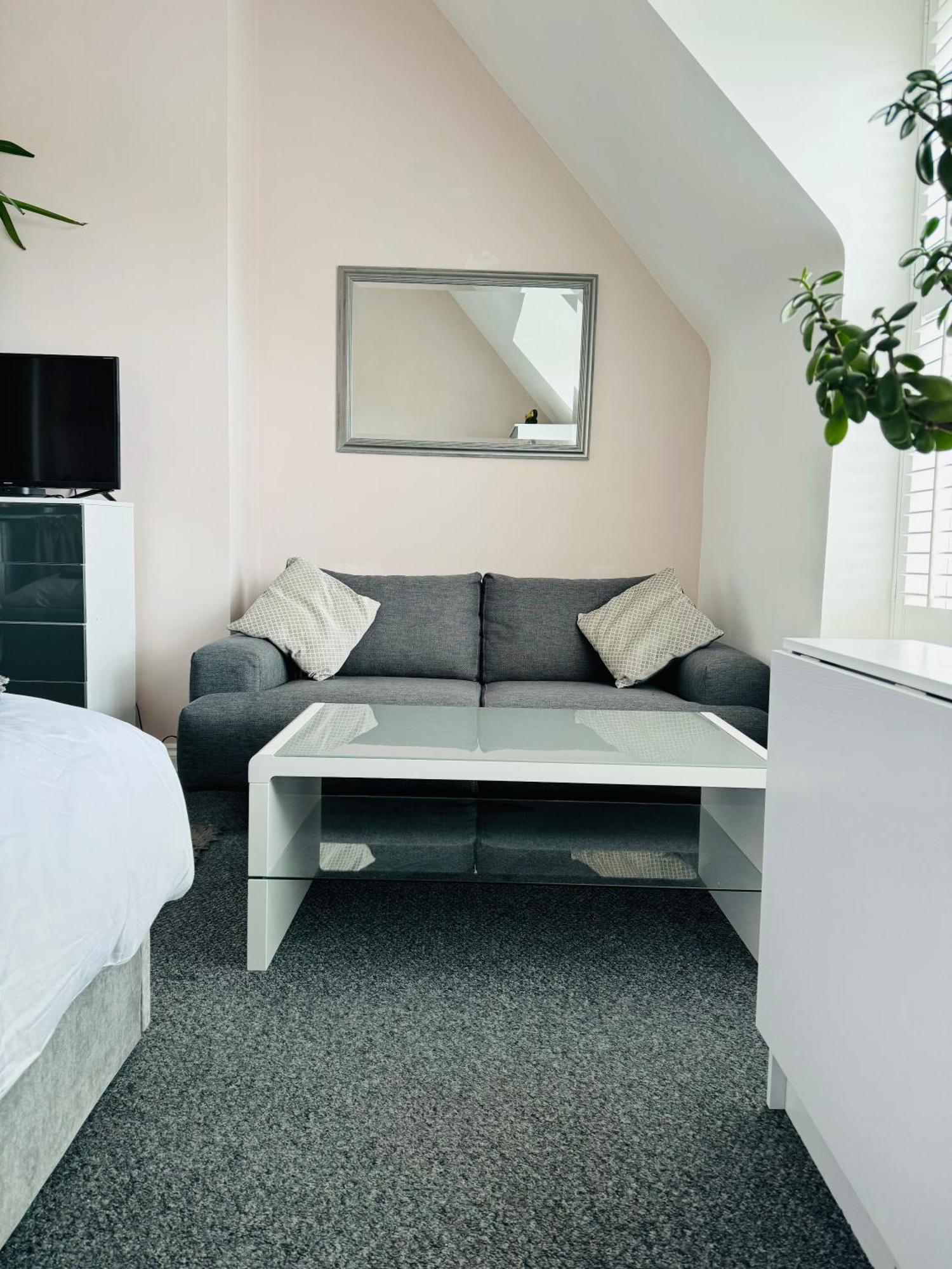 Penthouse Suite, Sea View, Close To Shops, Beach And Train St Leonards-on-Sea Екстер'єр фото